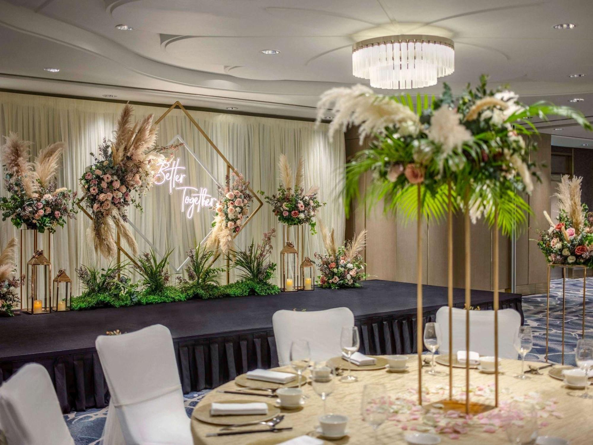 Fairmont Singapore Ξενοδοχείο Εξωτερικό φωτογραφία The Wedding Hall